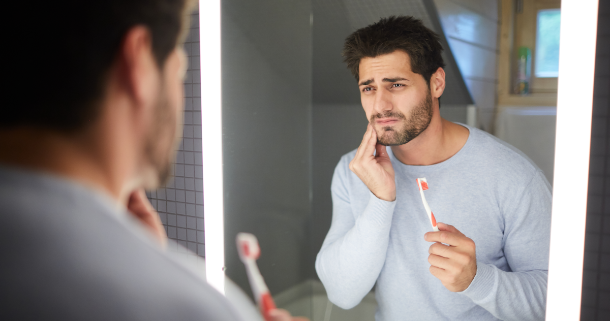 Mùa đông nên đánh răng bằng nước nóng hay nước lạnh? - Ảnh 1. Mùa đông nên đánh răng bằng nước nóng hay nước lạnh? - Ảnh 1.