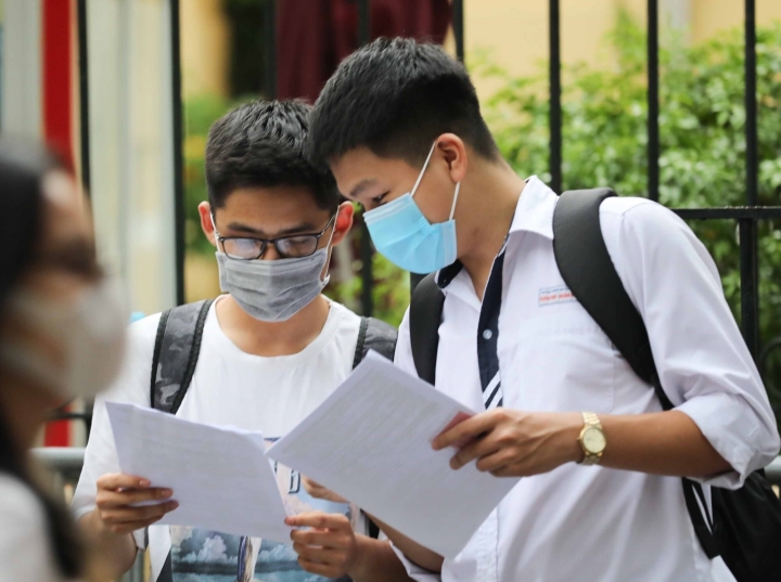 Giáo dục tuần qua: Xử phạt 78 trường đại học tuyển sinh vượt chỉ tiêu; nữ sinh đột tử tại trường - Ảnh 1. Giáo dục tuần qua: Xử phạt 78 trường đại học tuyển sinh vượt chỉ tiêu; nữ sinh đột tử tại trường - Ảnh 1.