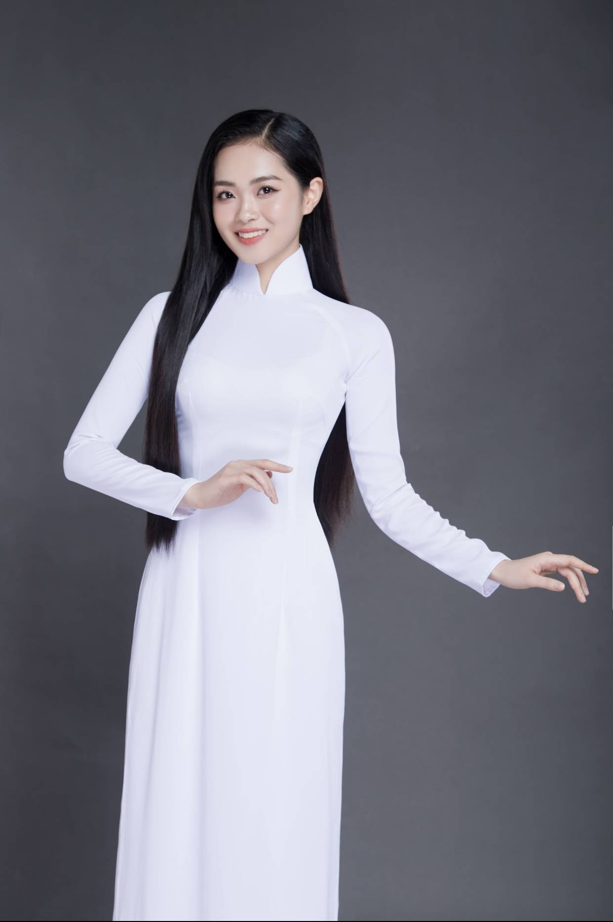Nữ sinh giải Nhì quốc gia Văn, 7.5 IELTS vào chung kết Hoa hậu Việt Nam 2022 - Ảnh 6.