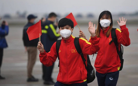 H&igrave;nh ảnh đầu ti&ecirc;n của đội tuyển nữ Việt Nam về nước sau 44 ng&agrave;y gian nan gi&agrave;nh v&eacute; v&agrave;o chung kết World Cup 2023