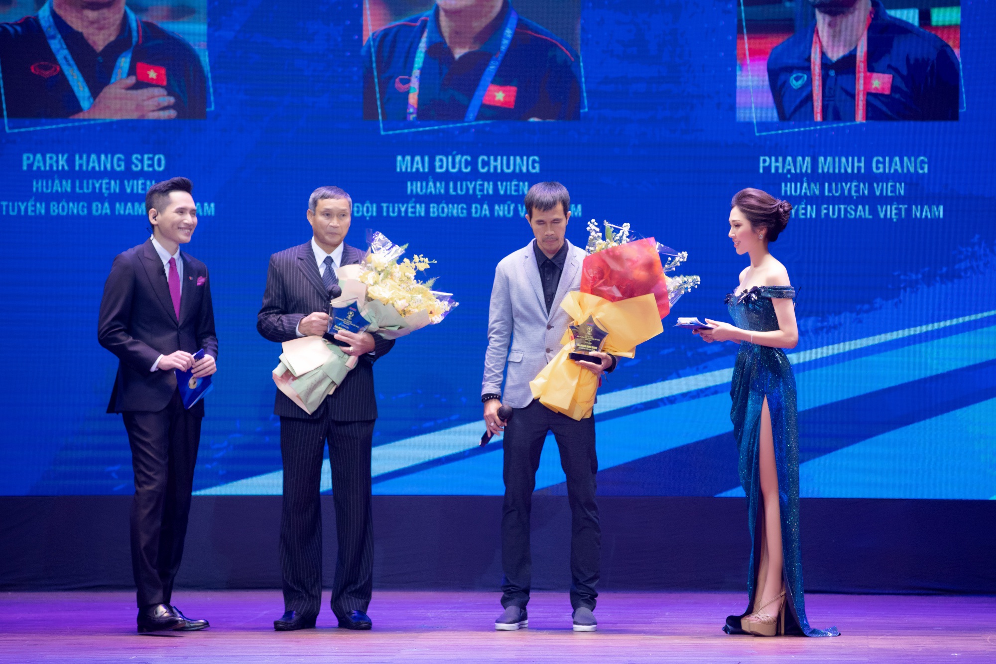 Tiết lộ danh tính nữ MC VTV xinh đẹp dẫn Gala trao giải Quả bóng vàng 2021 - Ảnh 3.