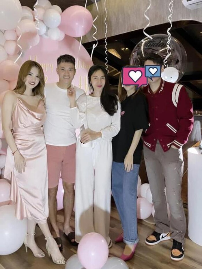 Giữa l&uacute;c con g&aacute;i vướng l&ugrave;m x&ugrave;m bị h&agrave;ng x&oacute;m đồng loạt khởi kiện, mẹ ruột Thủy Ti&ecirc;n gửi lời động vi&ecirc;n v&agrave; thể hiện sự tin tưởng tuyệt đối - Ảnh 1.