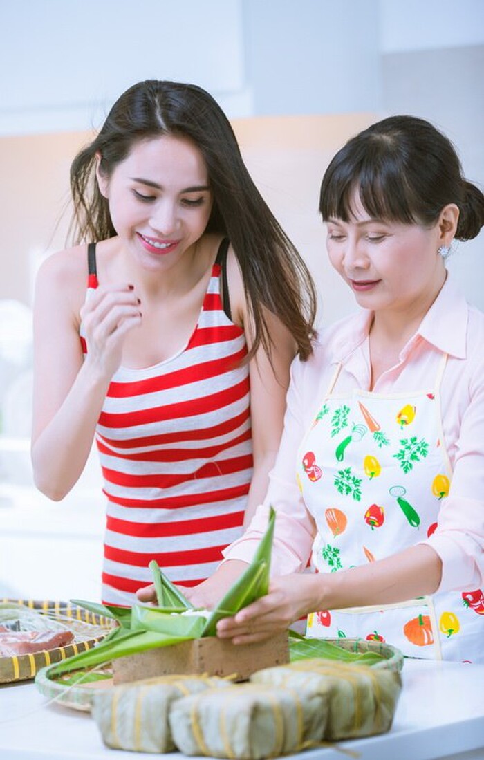 Giữa l&uacute;c con g&aacute;i vướng l&ugrave;m x&ugrave;m bị h&agrave;ng x&oacute;m đồng loạt khởi kiện, mẹ ruột Thủy Ti&ecirc;n gửi lời động vi&ecirc;n v&agrave; thể hiện sự tin tưởng tuyệt đối - Ảnh 4.