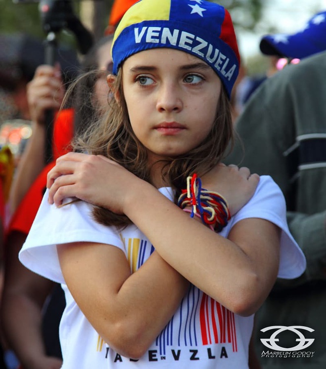 Con gái may mắn sống sót trong vụ thảm sát Hoa hậu Venezuela giờ ra sao? - Ảnh 11.