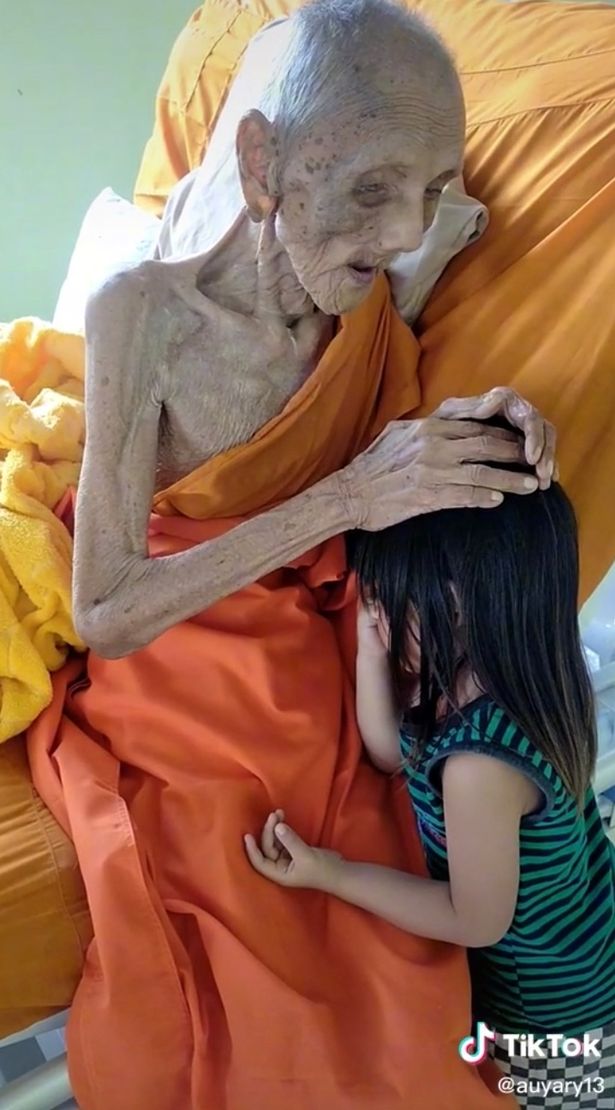 Câu chuyện nhà sư 163 tuổi tự ướp xác của mình đang lan truyền trên MXH, thực hư ra sao? - Ảnh 2. Câu chuyện nhà sư 163 tuổi tự ướp xác của mình đang lan truyền trên MXH, thực hư ra sao? - Ảnh 2.