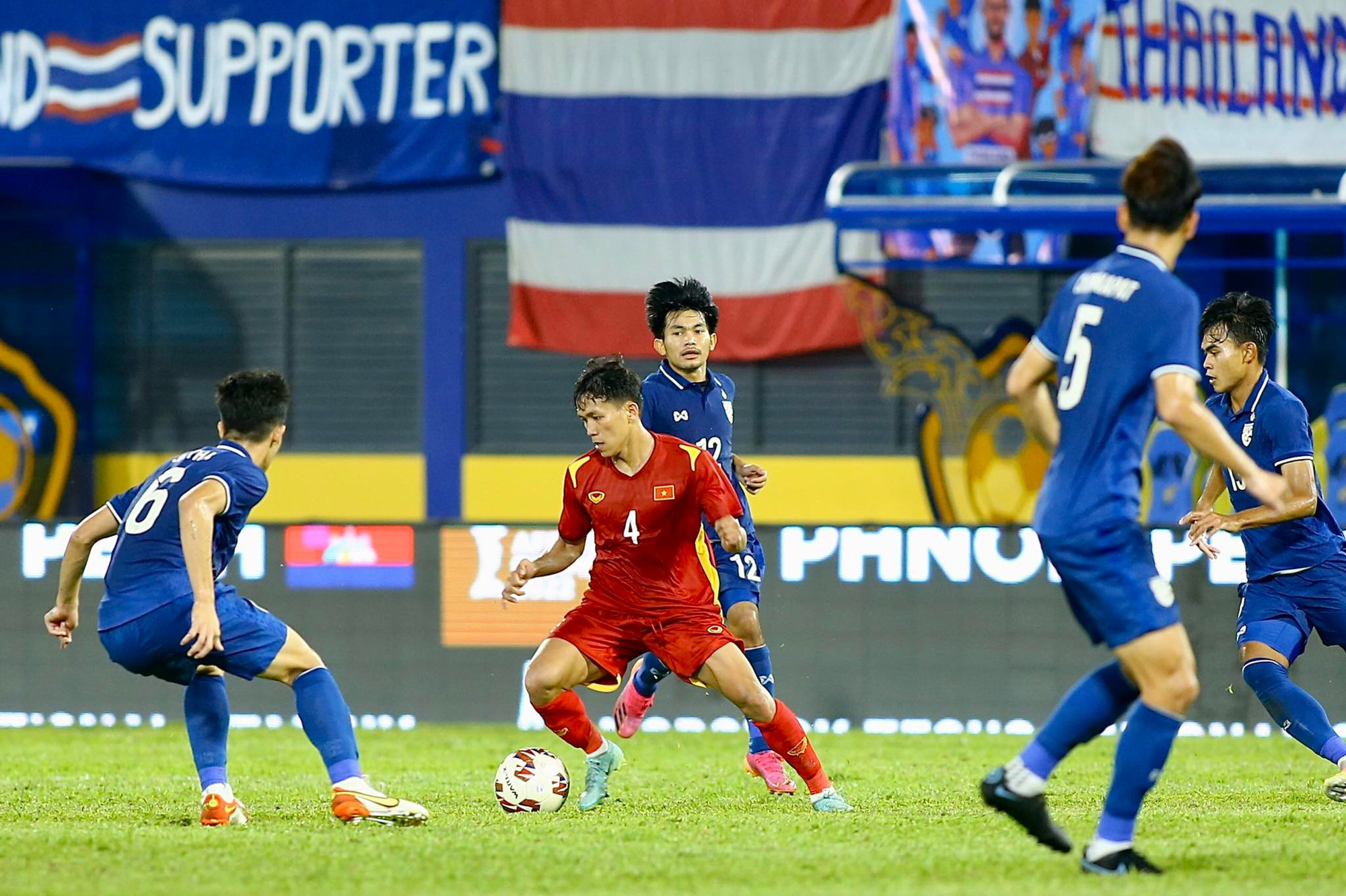 U23 Việt Nam đánh bại U23 Thái Lan, vô địch Giải U23 Đông Nam Á - Ảnh 1.