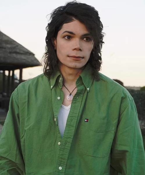 'Bản sao' Michael Jackson tuyên bố không phẫu thuật - Ảnh 2. 'Bản sao' Michael Jackson tuyên bố không phẫu thuật - Ảnh 2.