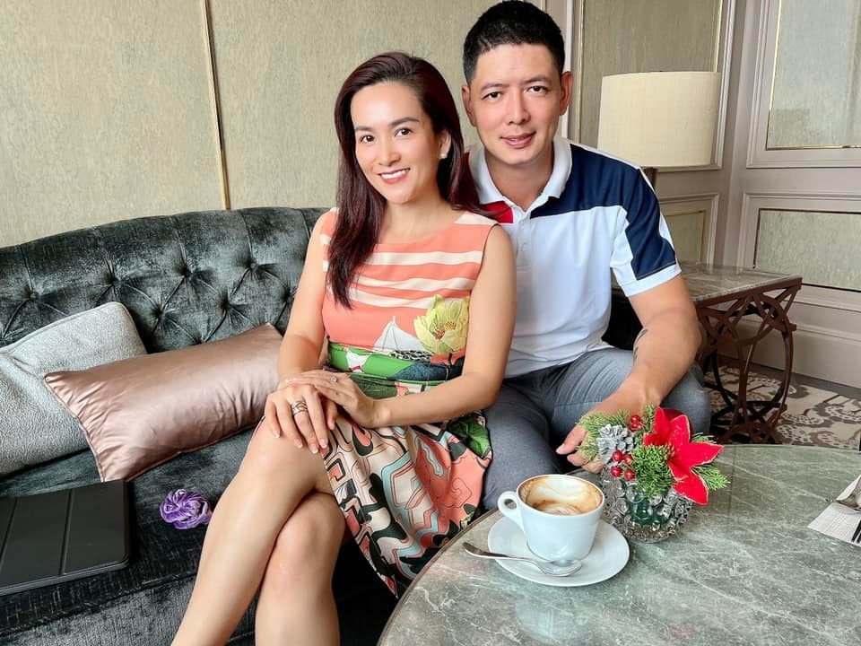 Ba cặp vợ chồng 'máy bay - phi công' hạnh phúc của showbiz Việt - Ảnh 20.