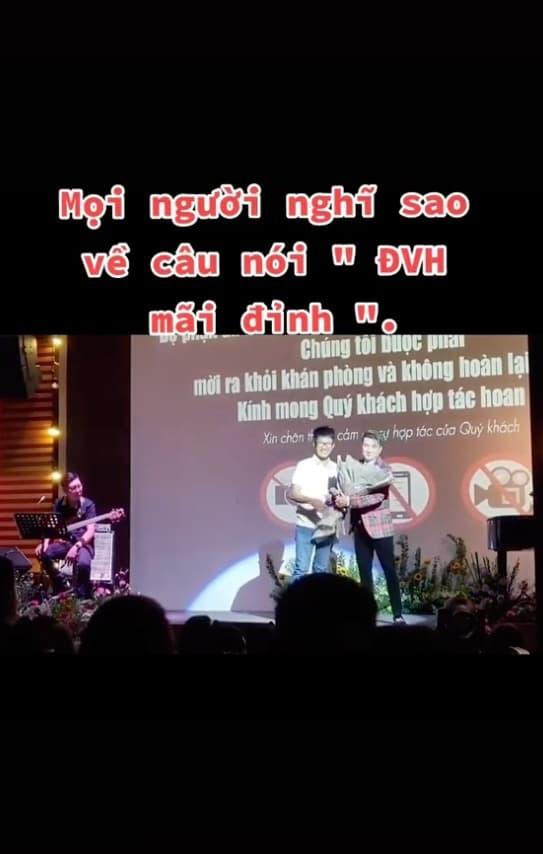 Fan lên sân khấu tặng hoa cho Đàm Vĩnh Hưng nhưng không quên 'khịa' CEO Bình Dương, phản ứng của nam ca sĩ mới bất ngờ - Ảnh 5.