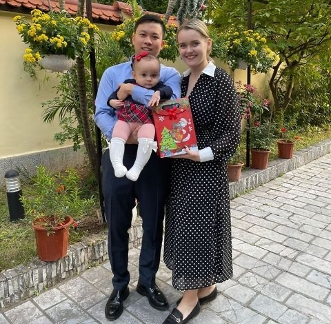 Cô gái Ukraine lấy chồng Việt: Tôi đau lòng lắm, cha mẹ vẫn ở ngoại ô Kiev - Ảnh 5.