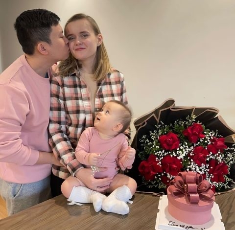 Cô gái Ukraine lấy chồng Việt: Tôi đau lòng lắm, cha mẹ vẫn ở ngoại ô Kiev - Ảnh 6.