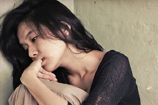 Sinh nhật con gái vợ cũ đến chúc mừng, lúc đũa con gái rơi xuống đất, tôi phát hiện sự thật và muốn tái hôn