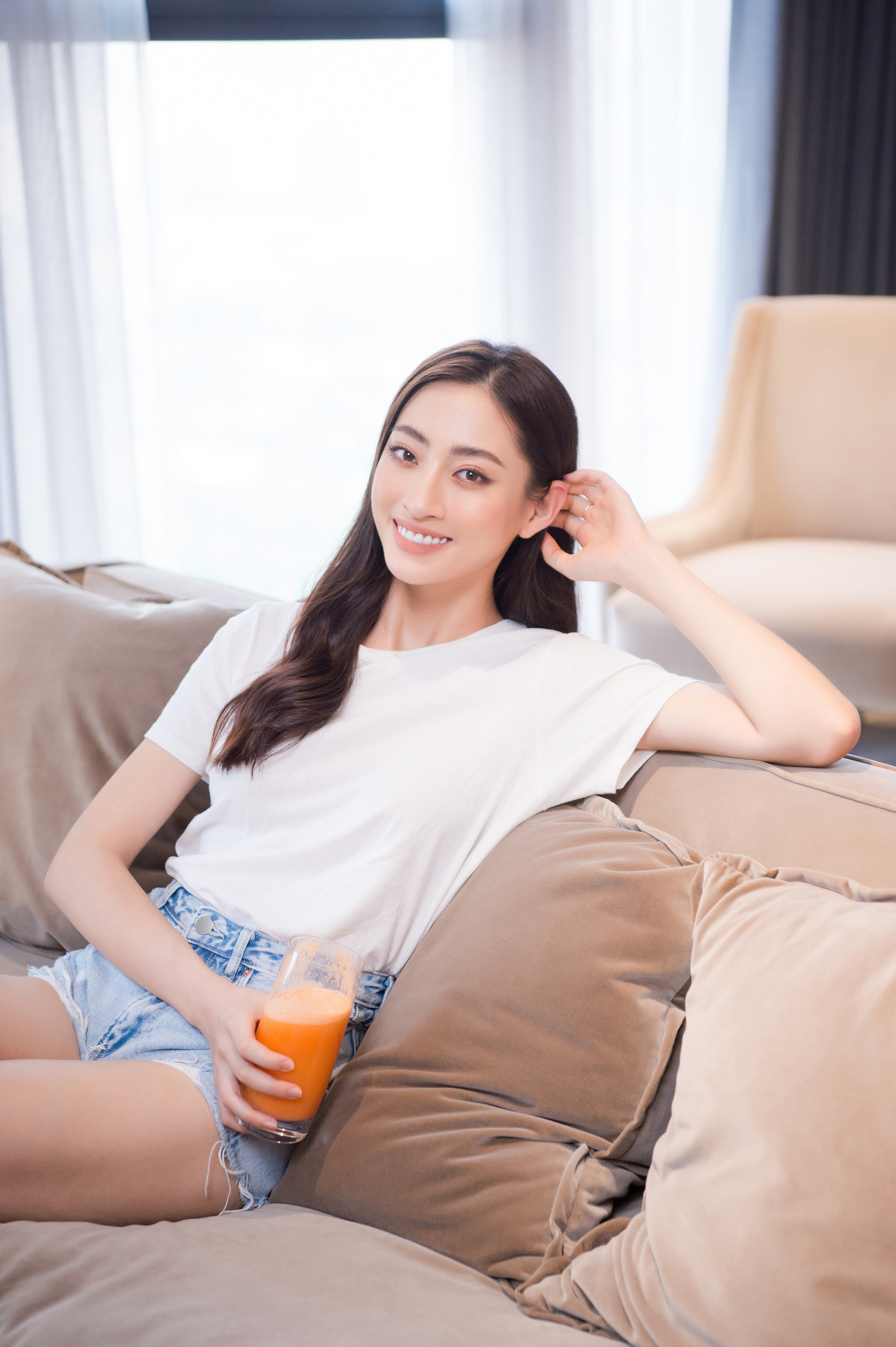 Hoa hậu Lương Thuỳ Linh khoe căn penthouse mới tậu ở tuổi 21, vị trí đắc địa bao trọn góc view đắt giá nhất Hà Nội - Ảnh 8.