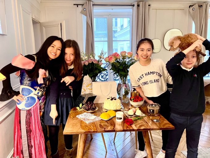 C&aacute;c con b&iacute; mật tổ chức sinh nhật cho Hồng Nhung - Ảnh 2.