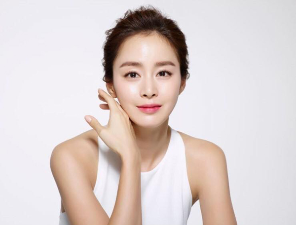 Kim Tae Hee - “quốc bảo nhan sắc” Hàn Quốc: Hơn 40 tuổi vẫn trẻ đẹp nhờ một loại củ mà chị em nào cũng hay mua - Ảnh 5.