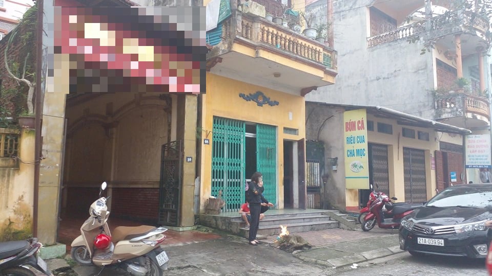 Phát hiện người đàn ông treo cổ tự tử trong khách sạn - Ảnh 1.