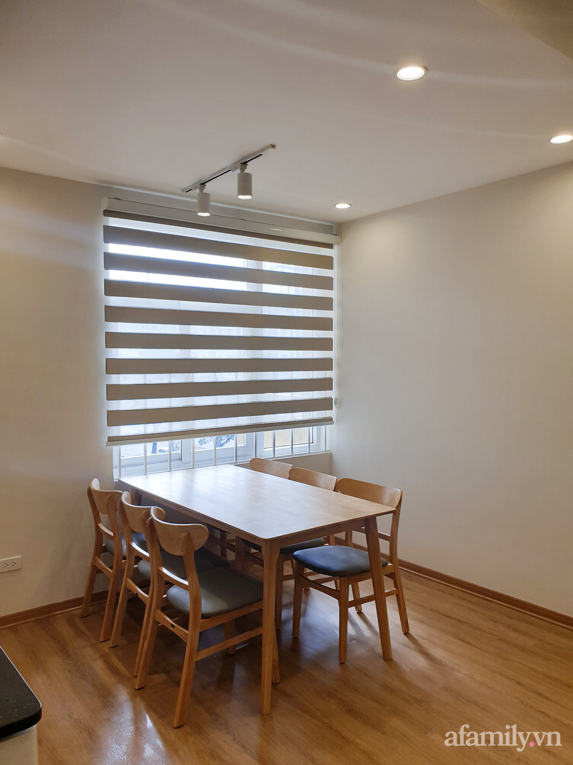 Căn hộ 90m² sở hữu vẻ đẹp đơn giản nhưng vô cùng ấn tượng sau khi cải tạo tại Sài Đồng - Ảnh 12. Căn hộ 90m² sở hữu vẻ đẹp đơn giản nhưng vô cùng ấn tượng sau khi cải tạo tại Sài Đồng - Ảnh 12.