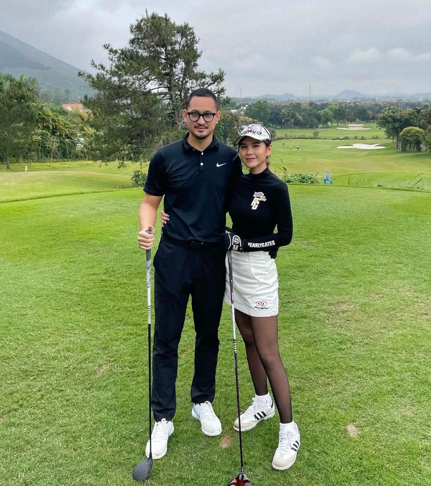 Chồng MC Thu Hoài: 'May mắn khi vợ biết chơi golf' - Ảnh 2.
