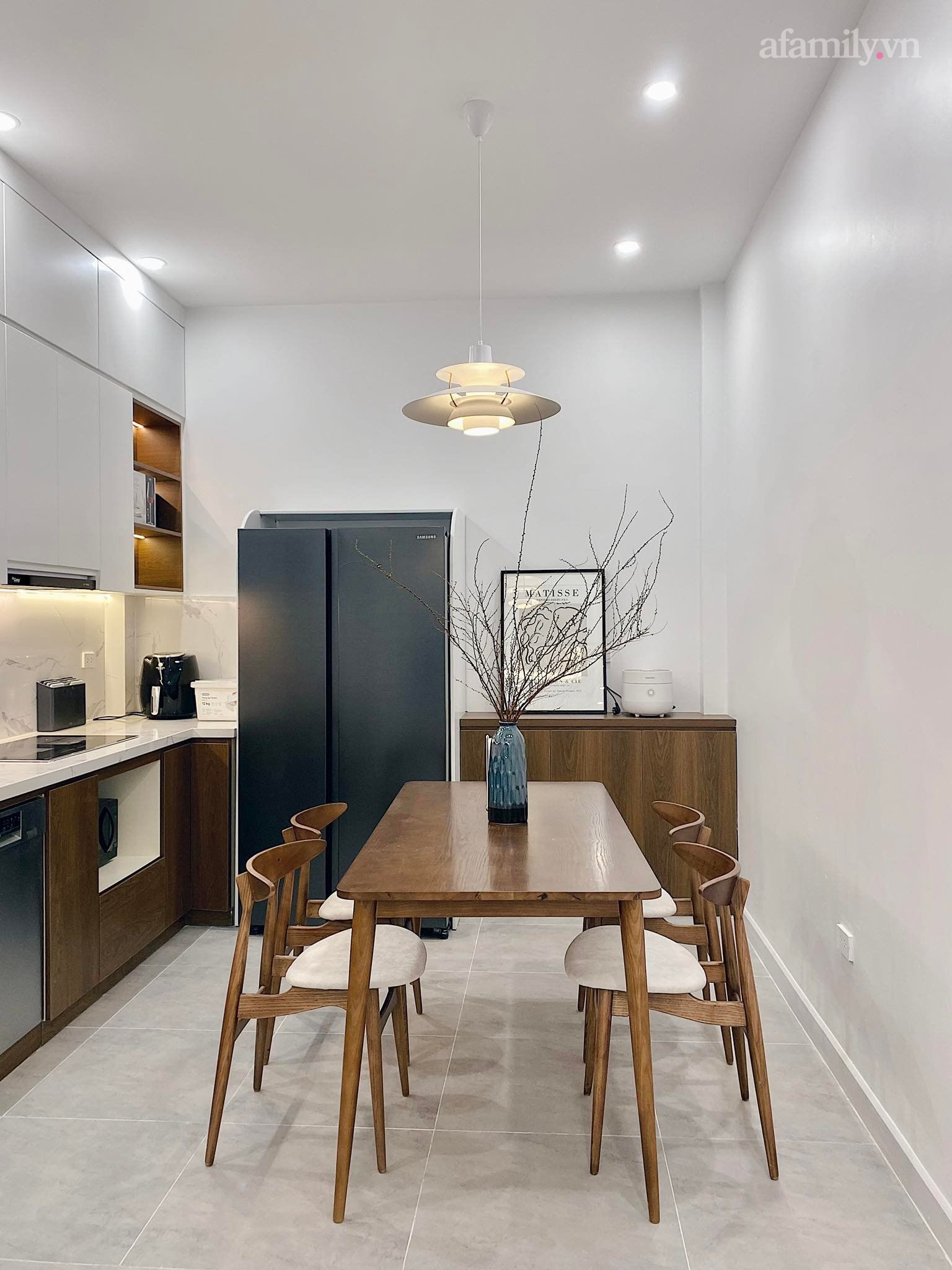 Vợ chồng trẻ ở Hà Nội cải tạo nhà 3 tầng 100m² ví như "vịt hoá thiên nga" ai cũng tấm tắc khen ngợi - Ảnh 10. Vợ chồng trẻ ở Hà Nội cải tạo nhà 3 tầng 100m² ví như "vịt hoá thiên nga" ai cũng tấm tắc khen ngợi - Ảnh 10.