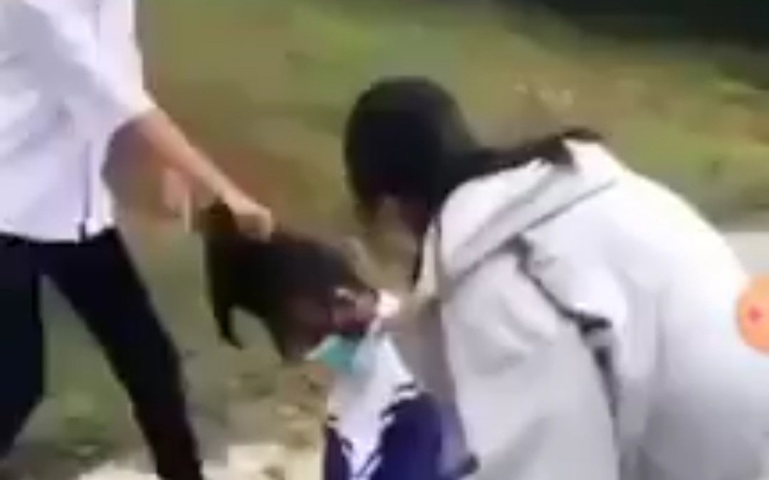 Thông tin bất ngờ vụ nữ sinh ở Quảng Trị bị 2 bạn cùng trường đánh đập dã man