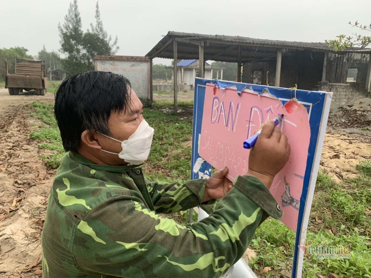 'Cò' vây, lùng đất xuyên ngày đêm, dân đóng cửa vì mệt mỏi - Ảnh 10.