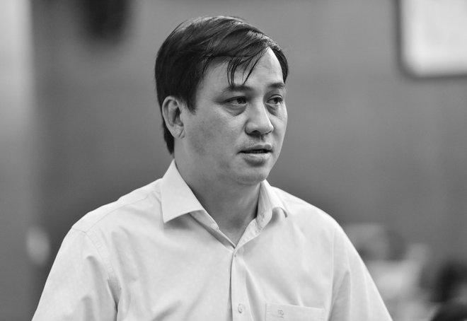 Phó Chủ tịch TP.HCM Lê Hòa Bình tử vong sau tai nạn lật xe trên cao tốc - Ảnh 2.