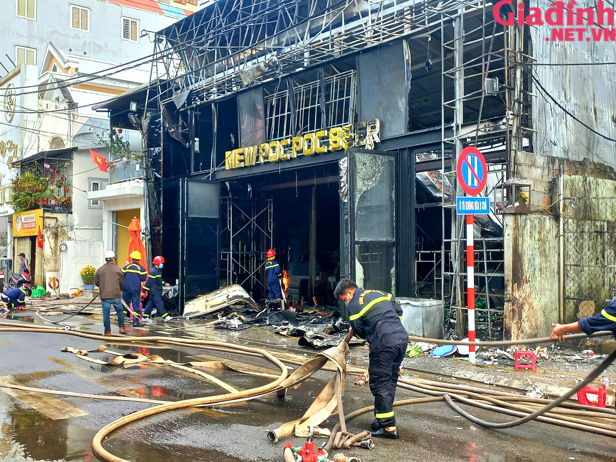 Cận cảnh hiện trường vụ cháy lớn tại quán New Poc Poc Beer ở TP Huế - Ảnh 2.