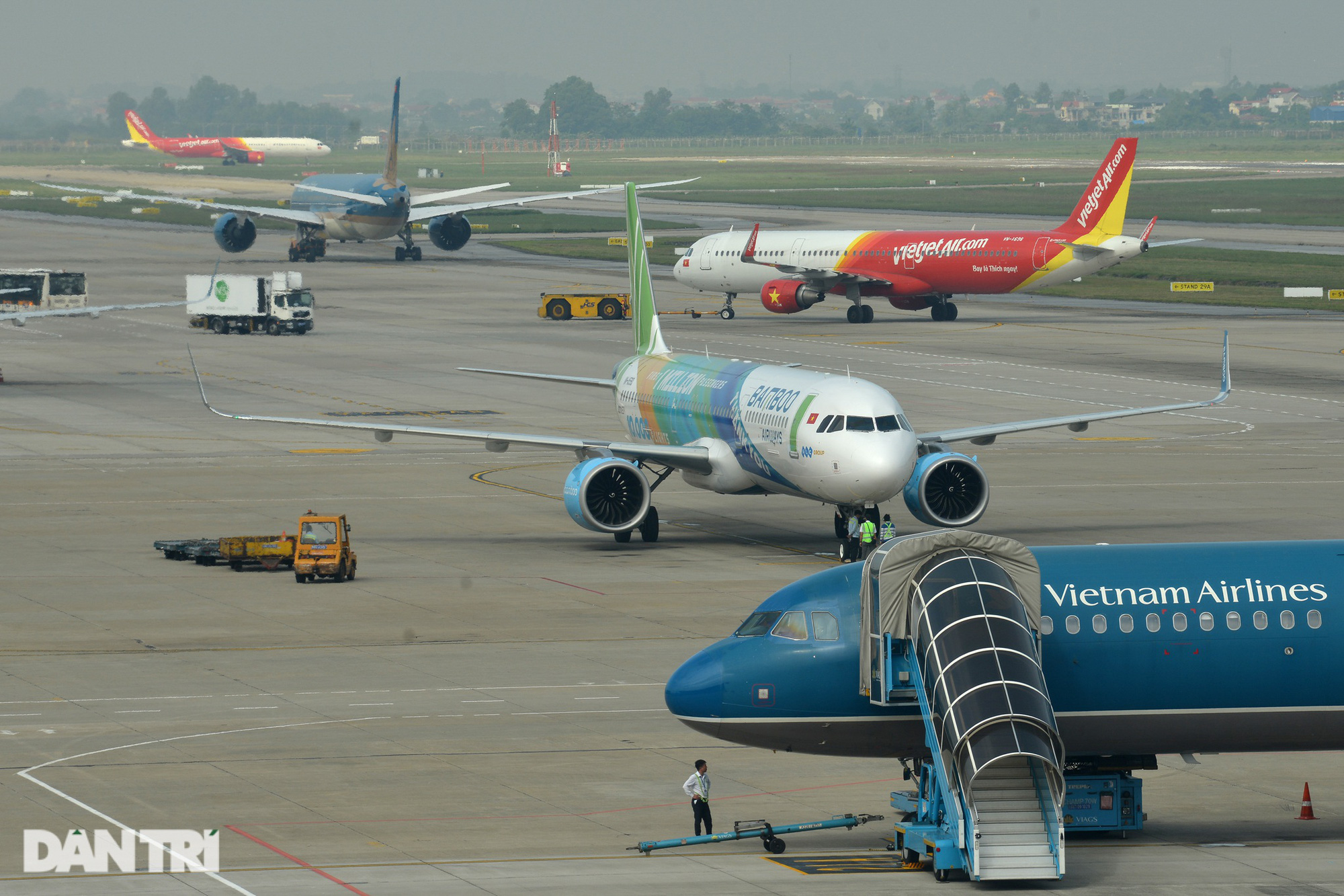 Hãng bay Việt ráo tiết tìm phi công, bạo chi 300 triệu đồng/tháng - Ảnh 2.