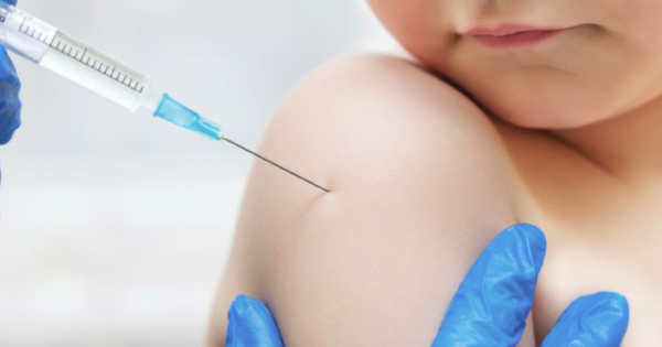 Chiều 31/3: Đã tiêm hơn 206 triệu liều vaccine phòng COVID-19; Số mũi 3 đến nay là bao nhiêu?