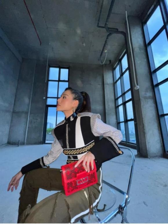 Khánh Linh The Face hé lộ không gian trong căn penthouse duplex tại TP Hồ Chí Minh - Ảnh 8.