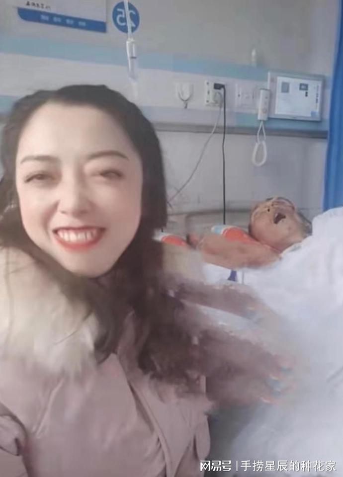 Người phụ nữ bị chỉ trích thậm tệ vì livestream cười đùa lố lăng khi chồng bệnh nằm liệt giường, câu chuyện thật sự phía sau khiến dân mạng 