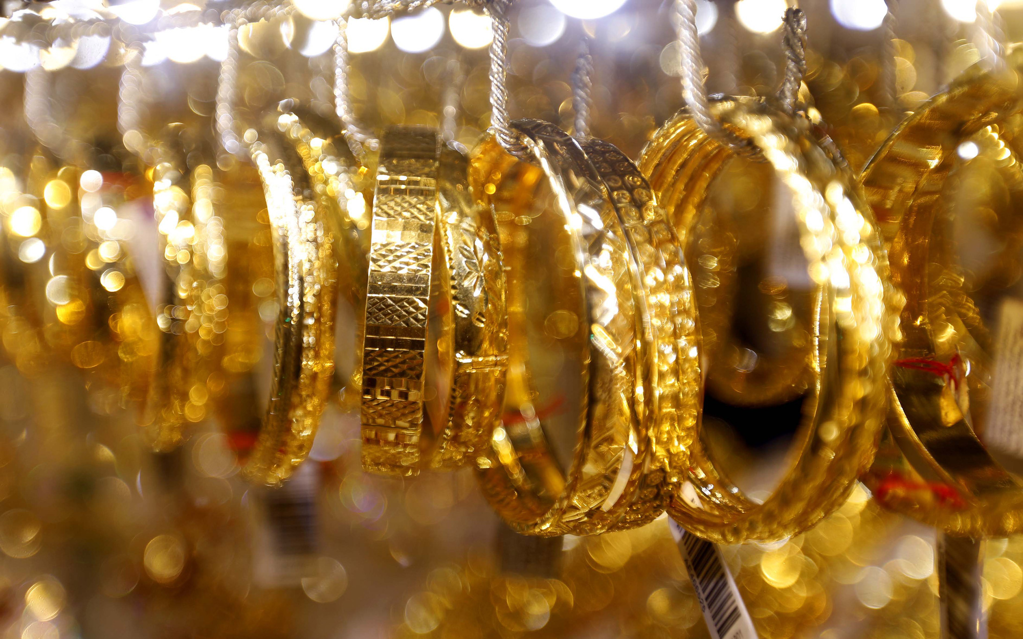 Giá vàng hôm nay tăng mạnh, vọt lên gần 68 triệu đồng/lượng