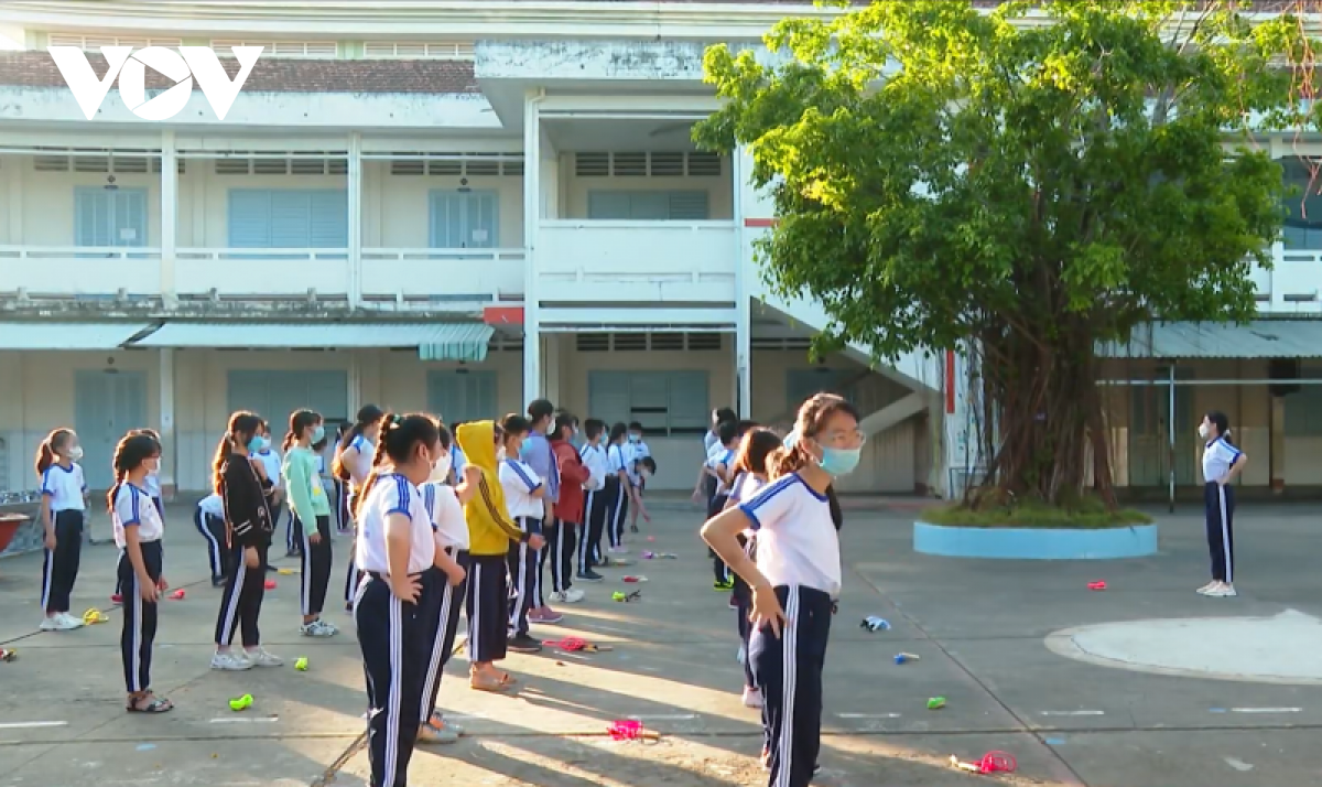 Tin sáng 9/3: Bên trong những căn hộ mẹ là F0, con F1 - Ảnh 2.