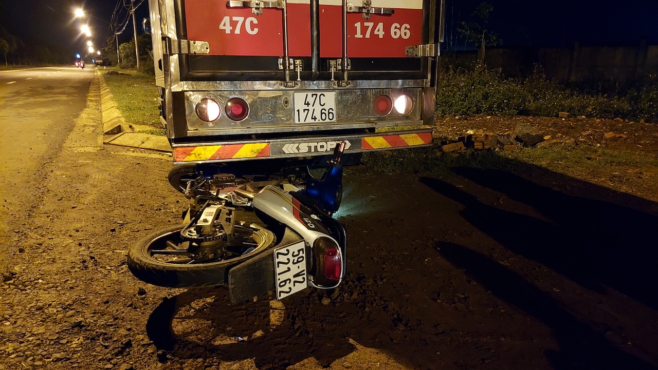 Va chạm giữa hai xe m&aacute;y, hai người thiệt mạng - Ảnh 1.