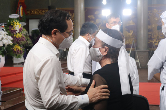 Rưng rưng nước mắt trước những tâm sự trong ngày sinh nhật ông Lê Hòa Bình - Ảnh 3. Rưng rưng nước mắt trước những tâm sự trong ngày sinh nhật ông Lê Hòa Bình - Ảnh 3.