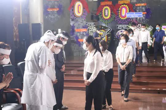 Rưng rưng nước mắt trước những tâm sự trong ngày sinh nhật ông Lê Hòa Bình - Ảnh 6. Rưng rưng nước mắt trước những tâm sự trong ngày sinh nhật ông Lê Hòa Bình - Ảnh 6.