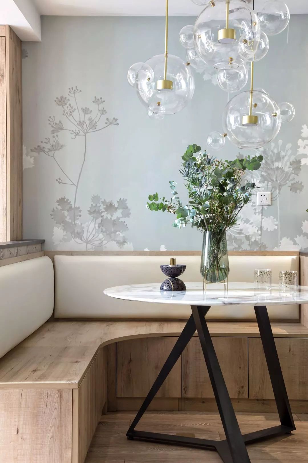 Căn hộ méo mó rộng 99m2 mất 1 năm rưỡi để cải tạo thành không gian vạn người mơ ước - Ảnh 8. Căn hộ méo mó rộng 99m2 mất 1 năm rưỡi để cải tạo thành không gian vạn người mơ ước - Ảnh 8.