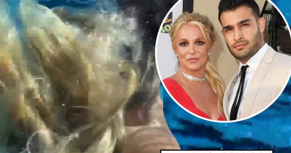 Britney Spears ẩn ý xác nhận kết hôn sau khi chia sẻ chuyện ‘giường chiếu’