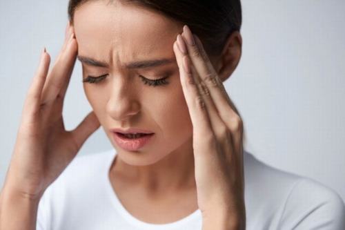 Người bị đau đầu dai dẳng hậu COVID-19 cần làm gì để nhanh khỏi? - Ảnh 2.