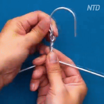 Vô số mẹo siêu hay từ móc treo quần áo, bạn không nắm được thì quả là phí! - Ảnh 2. Vô số mẹo siêu hay từ móc treo quần áo, bạn không nắm được thì quả là phí! - Ảnh 2.