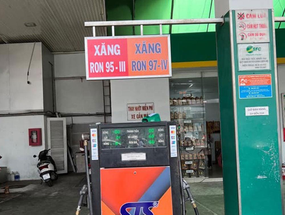 Tin sáng 18/4: Xuất hiện loại xăng mới, giá bán đắt nhất Việt Nam; lý lịch bất ngờ của bà Nguyễn Phương Hằng - Ảnh 4.