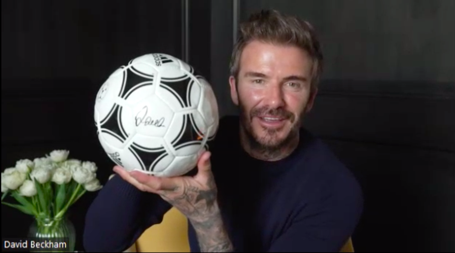 Gặp cậu bé 8 tuổi tâng bóng 2.800 lần khiến David Beckham phải thốt lên kinh ngạc - Ảnh 4. Gặp cậu bé 8 tuổi tâng bóng 2.800 lần khiến David Beckham phải thốt lên kinh ngạc - Ảnh 4.