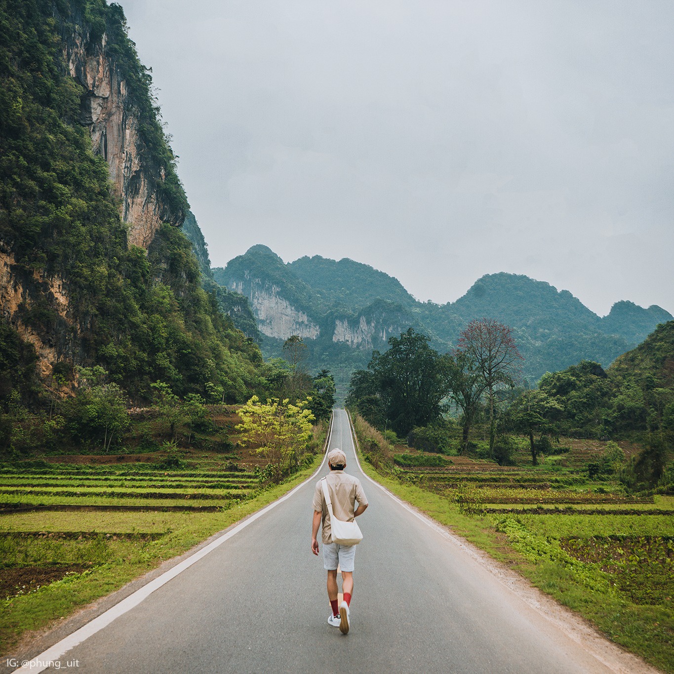 Hành trình chạy xe máy 700 km qua Hà Giang - Cao Bằng - Ảnh 2.