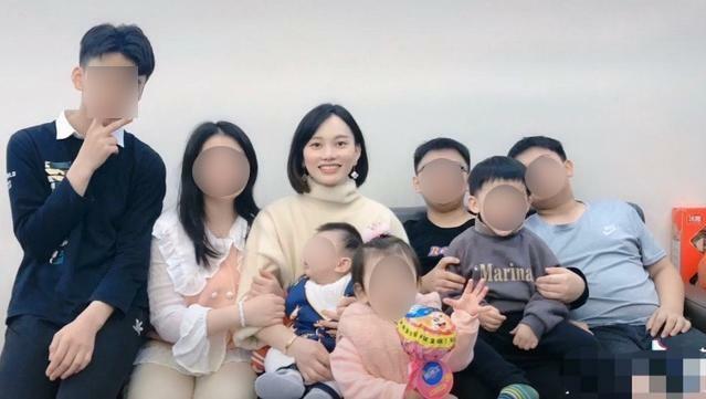 Người phụ nữ sinh li&ecirc;n tục 7 đứa con v&igrave; kh&ocirc;ng muốn... l&atilde;ng ph&iacute; 'gen tốt' - Ảnh 1.