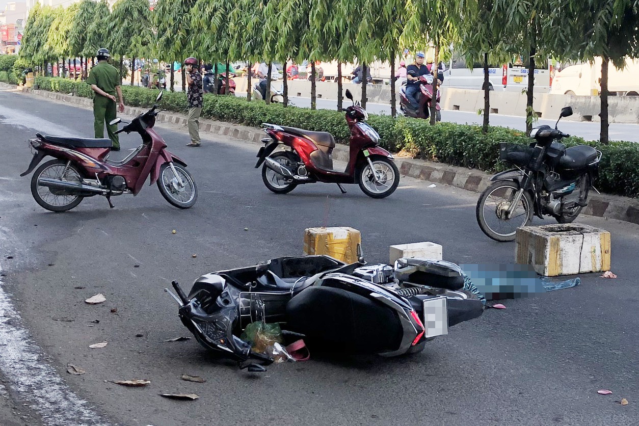 Người phụ nữ ở TP.HCM bị xe tải t&ocirc;ng tử vong khi đi chợ - Ảnh 1.