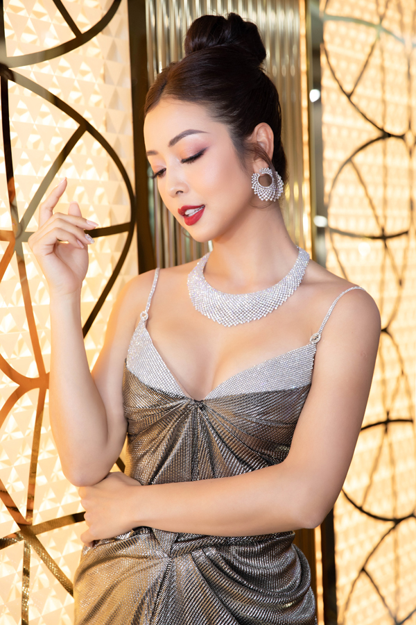 Jennifer Phạm sau 16 năm làm Hoa hậu: Được lòng mẹ chồng đại gia, sắc vóc ngày càng nóng bỏng - Ảnh 6.
