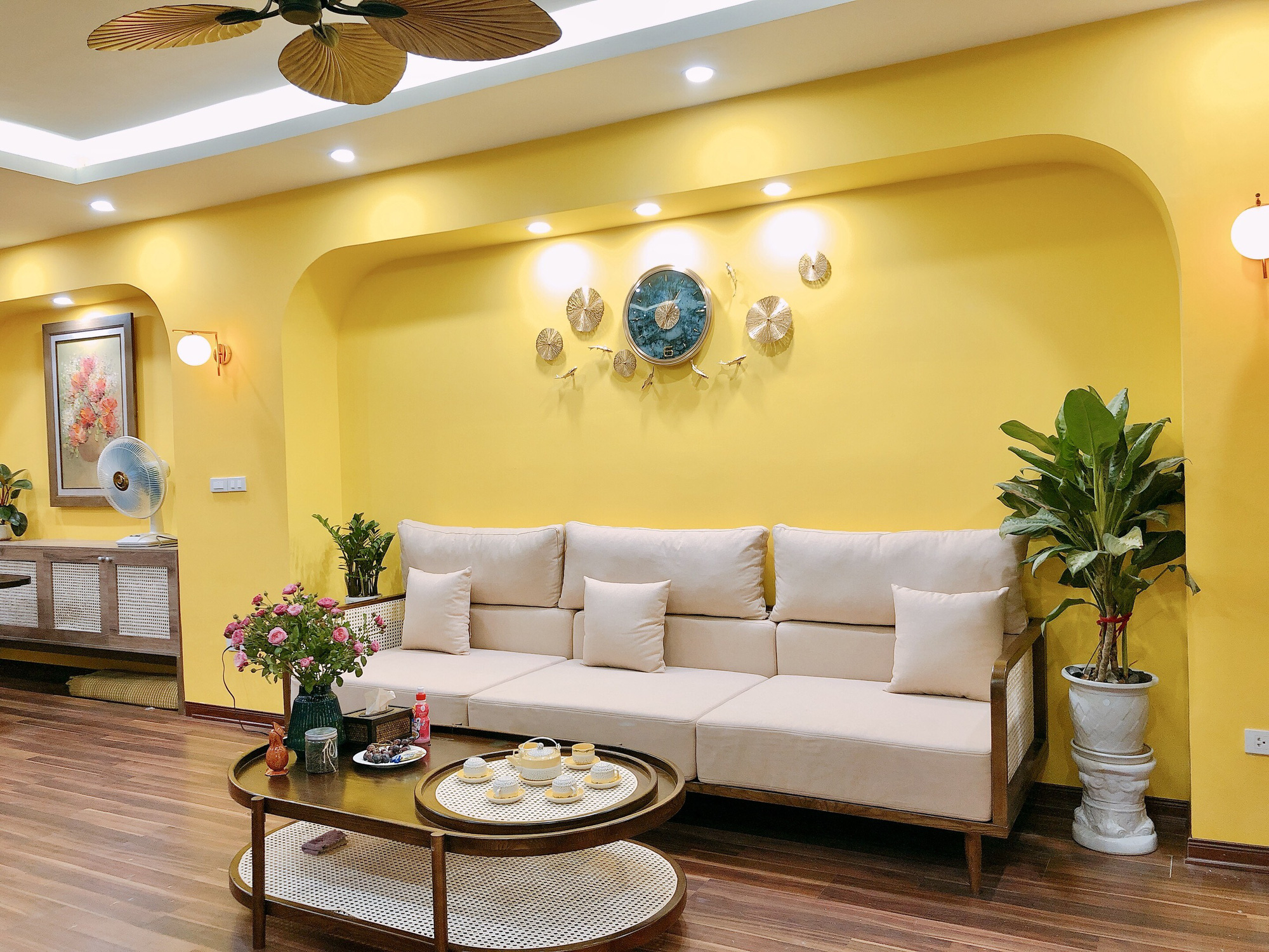 Cặp vợ chồng dùng gần 1 tỷ cải tạo lại căn hộ 138m² tại Văn Khê theo phong cách Indochine hiện đại, tone vàng hút mắt - Ảnh 4. Cặp vợ chồng dùng gần 1 tỷ cải tạo lại căn hộ 138m² tại Văn Khê theo phong cách Indochine hiện đại, tone vàng hút mắt - Ảnh 4.