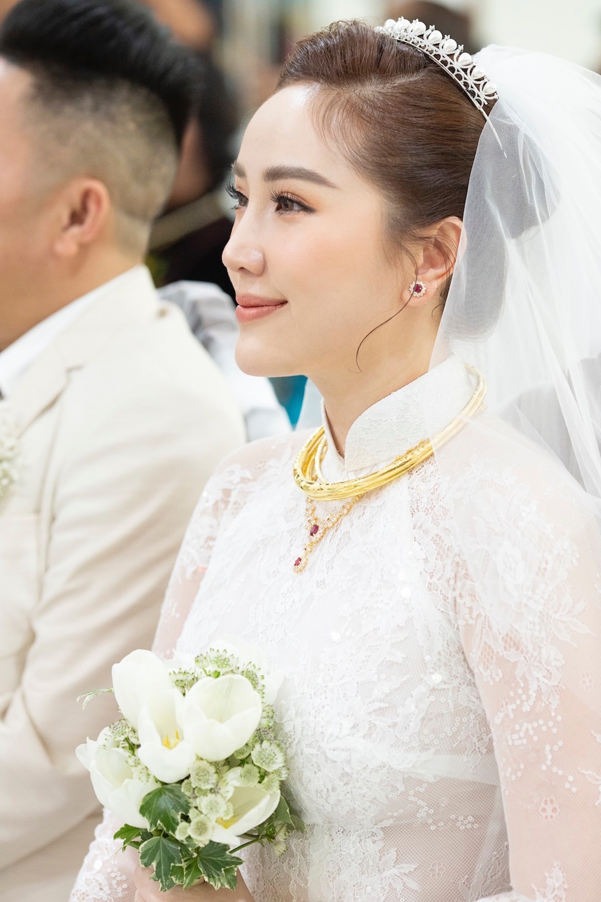 Những sao Việt nhận sính lễ cưới tiền tỷ, vàng đeo 'nặng trĩu' - Ảnh 10.