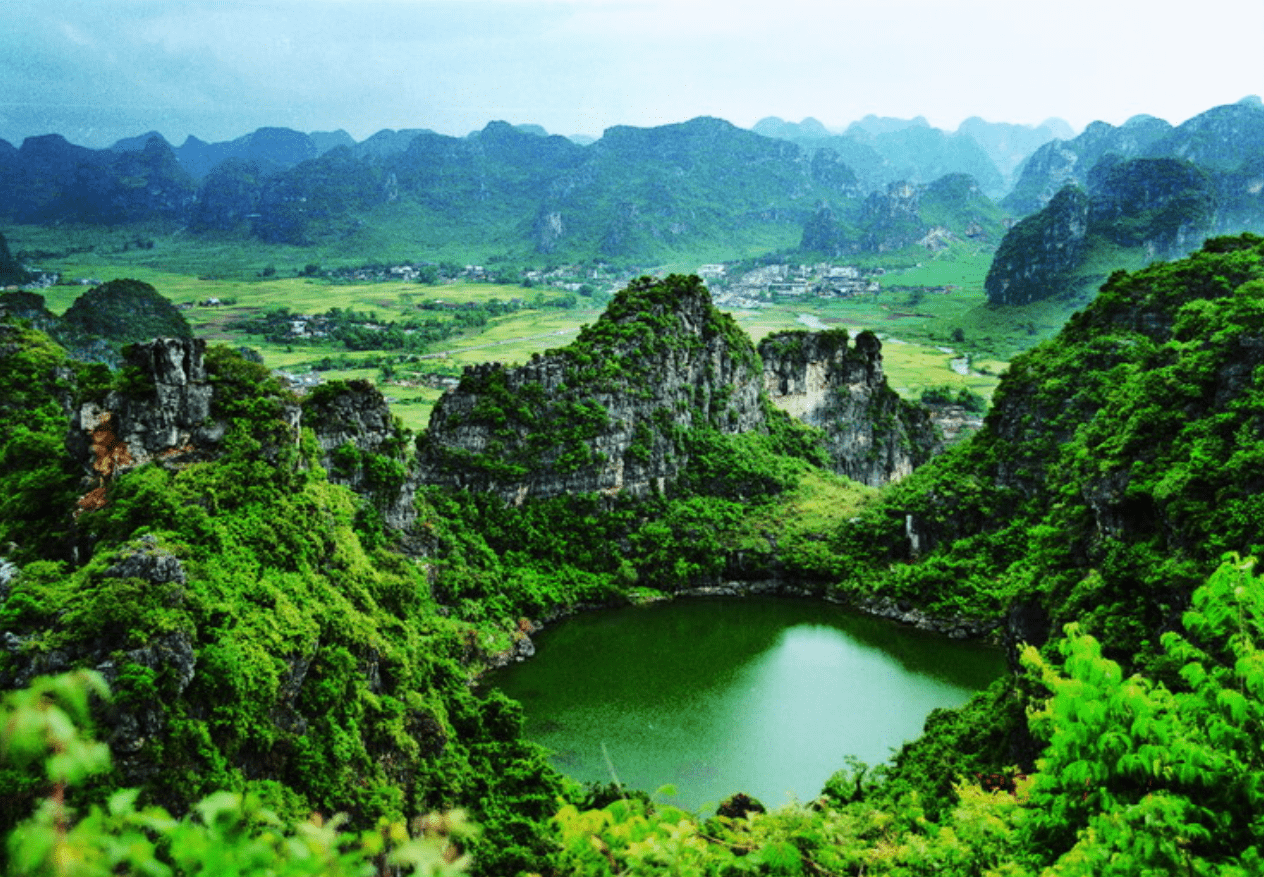 Hồ nước trên trời - Bát Tiên Thiên Trì.