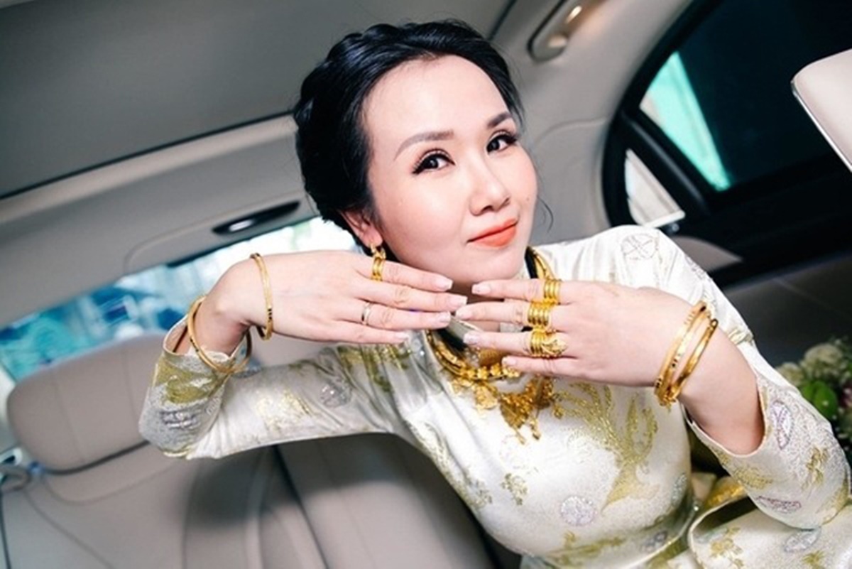 Những sao Việt nhận sính lễ cưới tiền tỷ, vàng đeo 'nặng trĩu' - Ảnh 8.